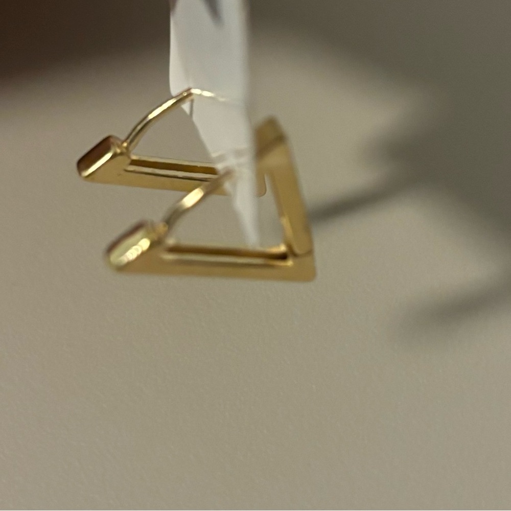 Women’s Minimalist Triangular Shape Earrings (Brazilian Gold Plated)